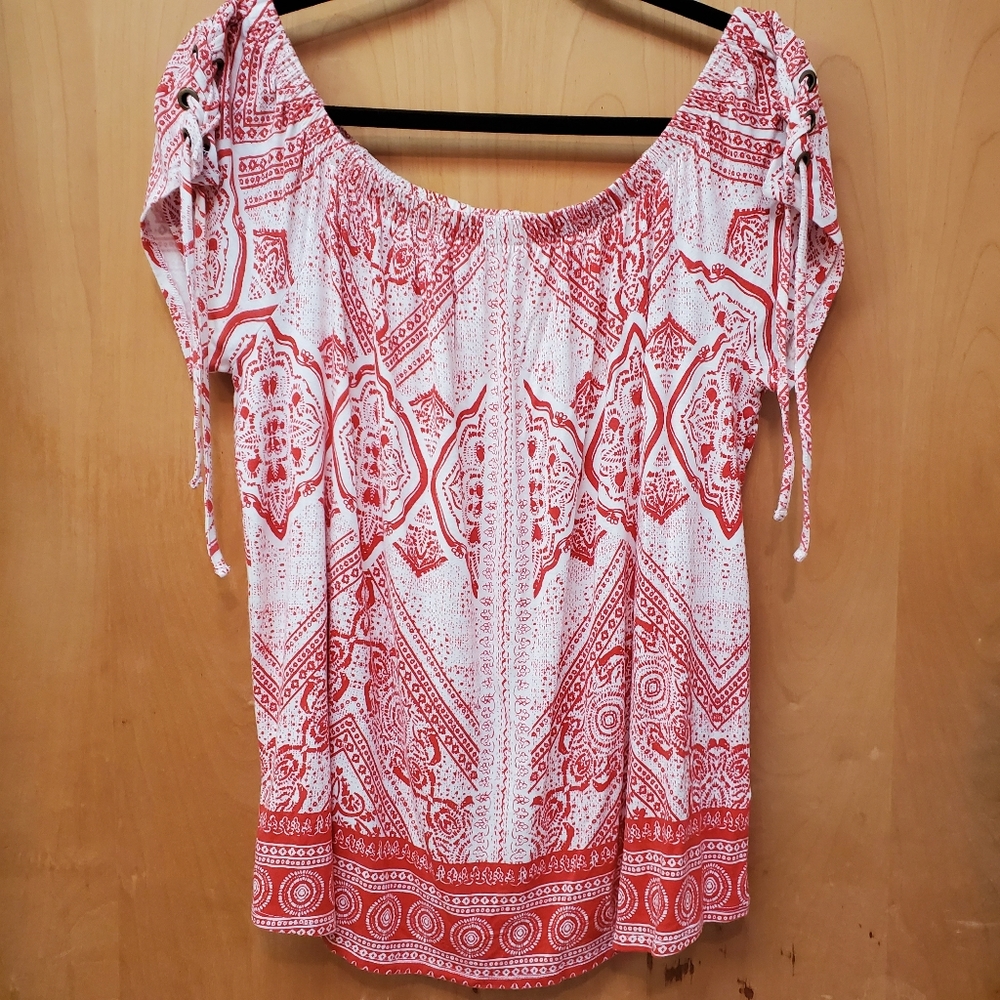 🟦 Maurices Boat Neck Top w/ Shoulder Lacing - L